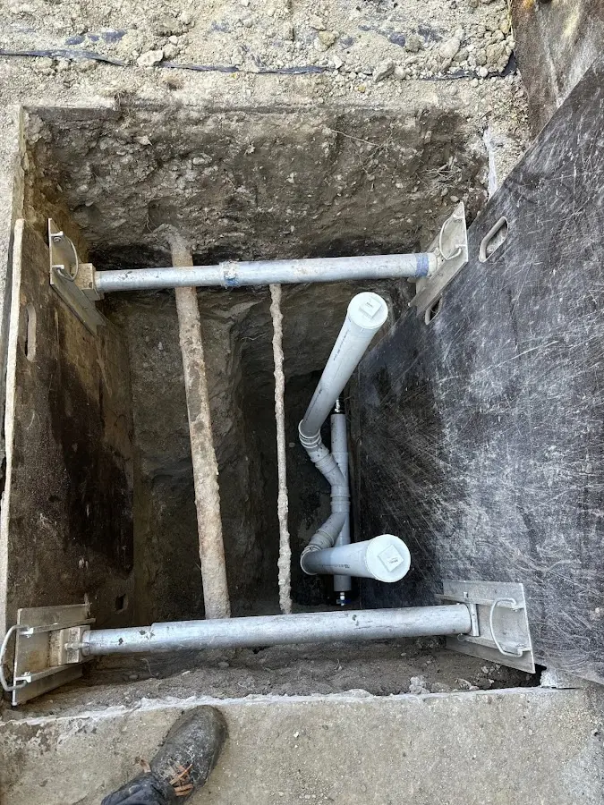 Experienced plumber completing Drain Cleaning work in Whittier